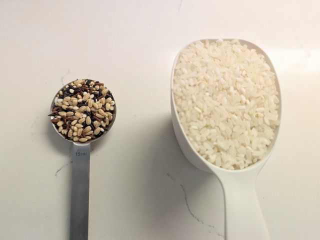白米と雑穀米の写真