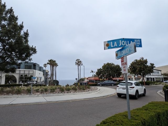 La Jolla Blvd and Midway Stの写真
